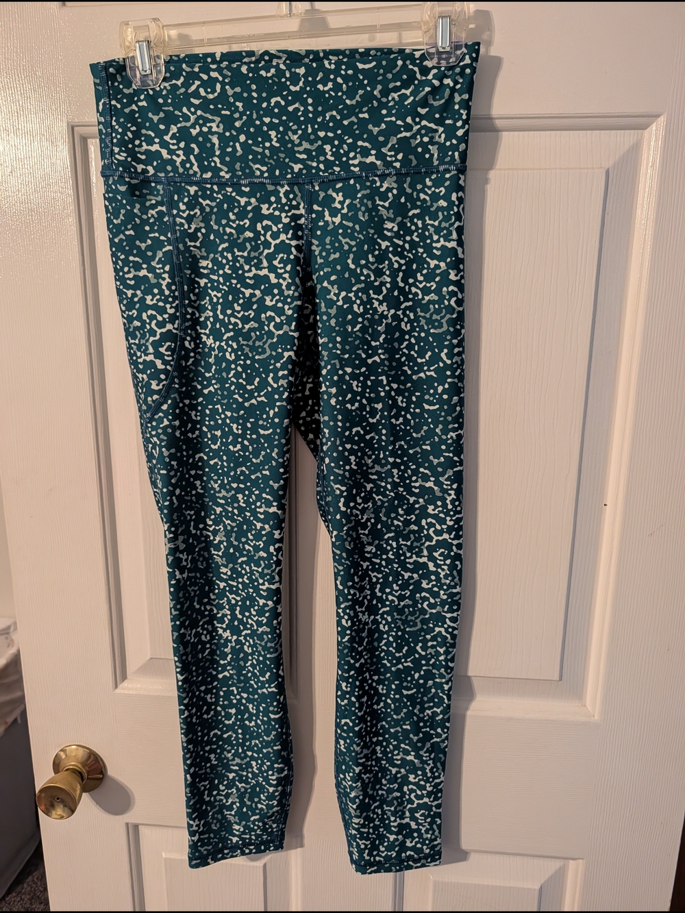 Under Armour Teal and White Compression Leggings